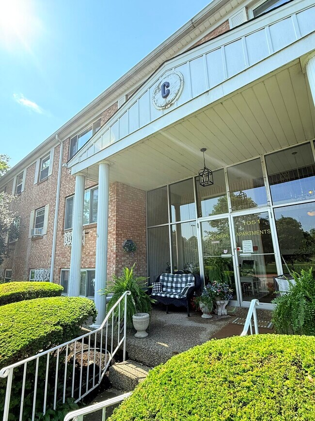 Colonial Grandview, Columbus, OH 43212 - photo 2