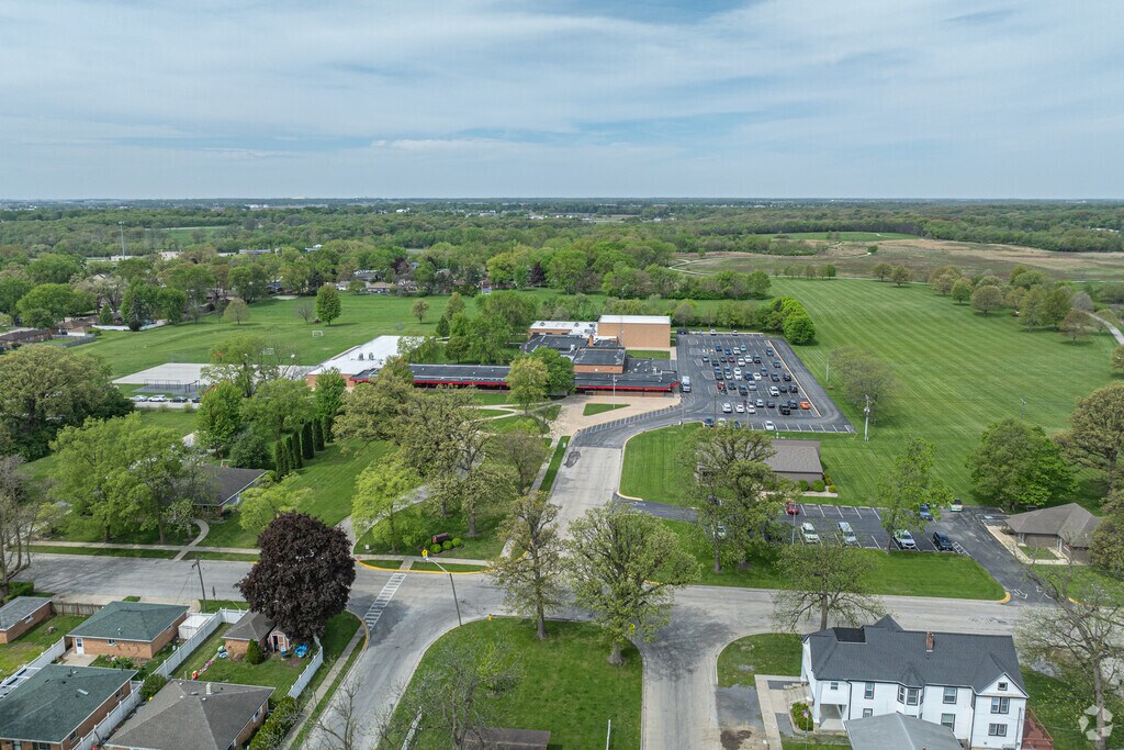 Bradley West Elementary School offers plenty of fun after school activities.