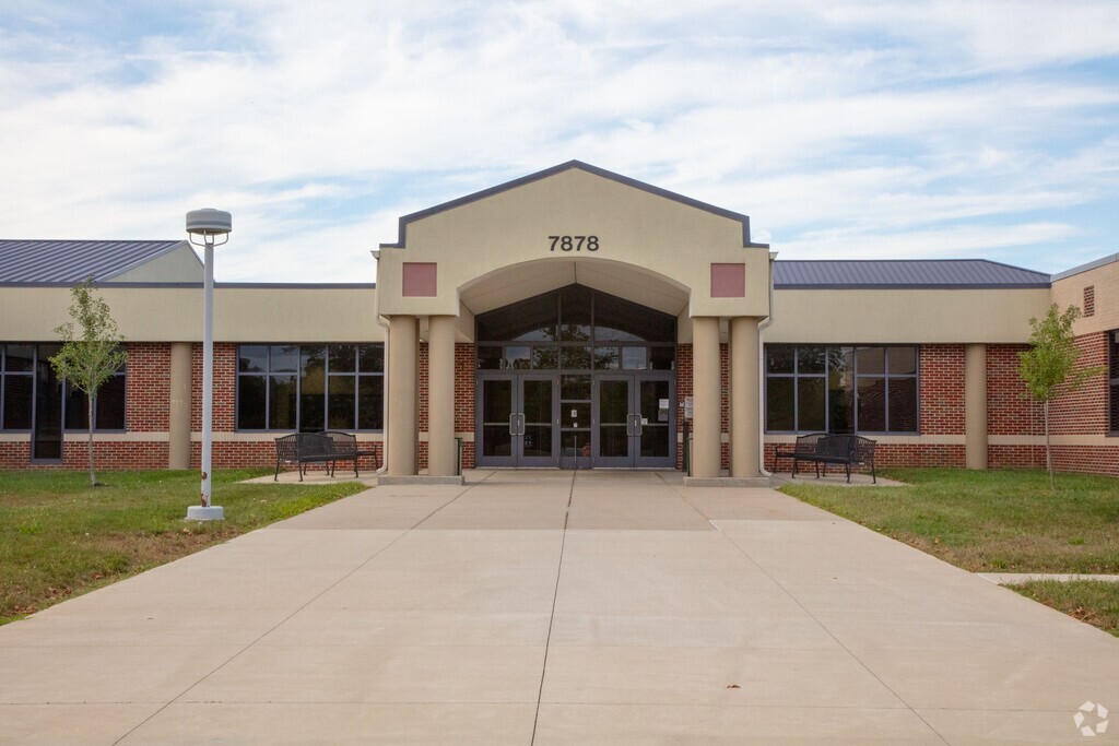 Sycamore Elementary School serves students in the Avon community.