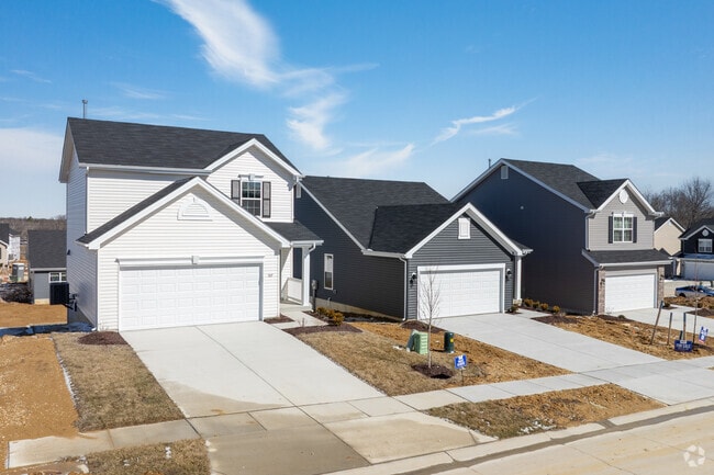 New Traditionals are popping up throughout Warrenton in neighborhoods like Field of Dreams.