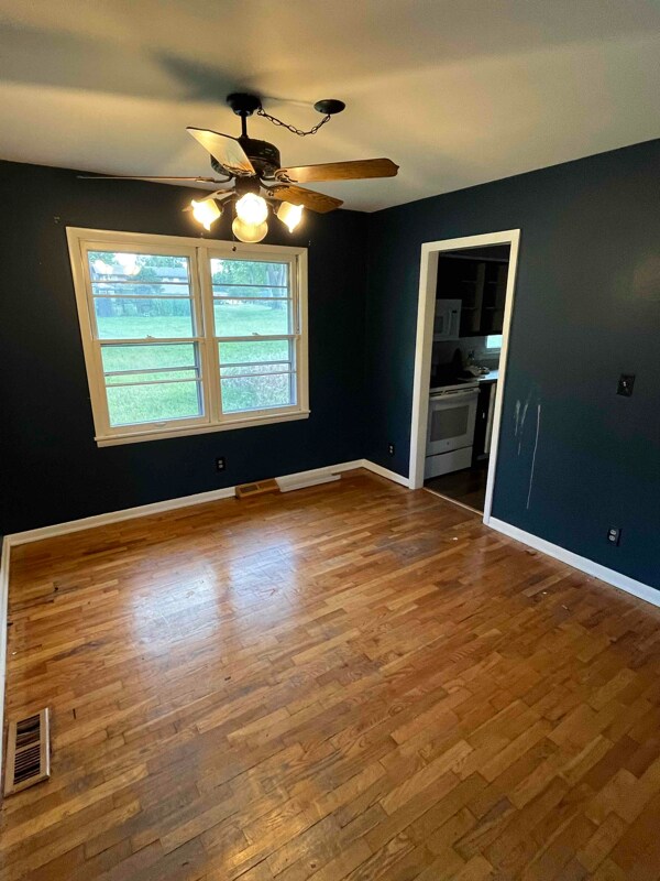 750 E Gay St, Warrensburg, MO 64093 - photo 4