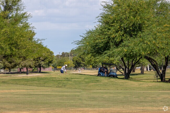El Rio Golf Course features an 18 hole course and driving range in Barrio Hollywood.