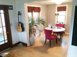 N53w34396-W34396 Rd Q Unit Upper Main, Okauchee Lake, WI 53069