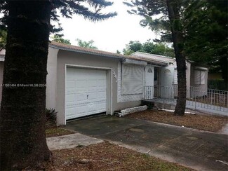 2447 Pierce St, Hollywood, FL 33020