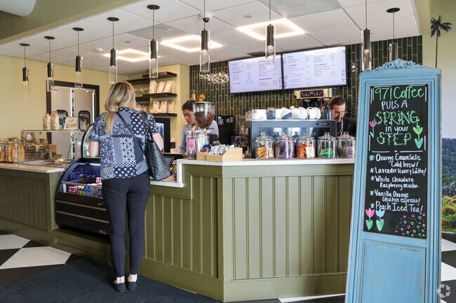 1971 Coffee Shop near the Antioch neighborhood does not disappoint.