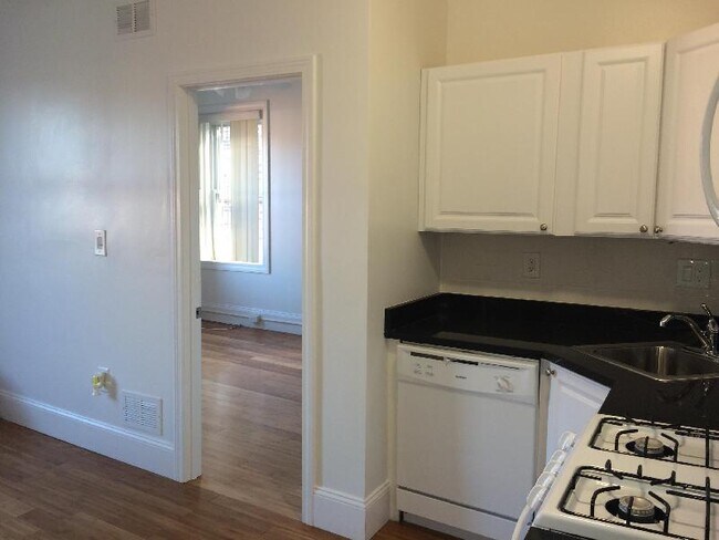 65 Hemenway St unit 12, Boston, MA 02115 - photo 2