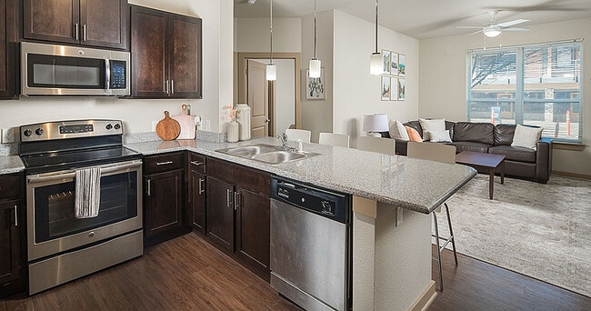 The Hayward Student Living, Eugene, OR 97401 - photo 2