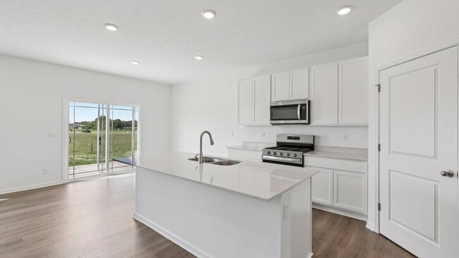 7893 Magnolia St, New Palestine, IN 46163 - photo 5