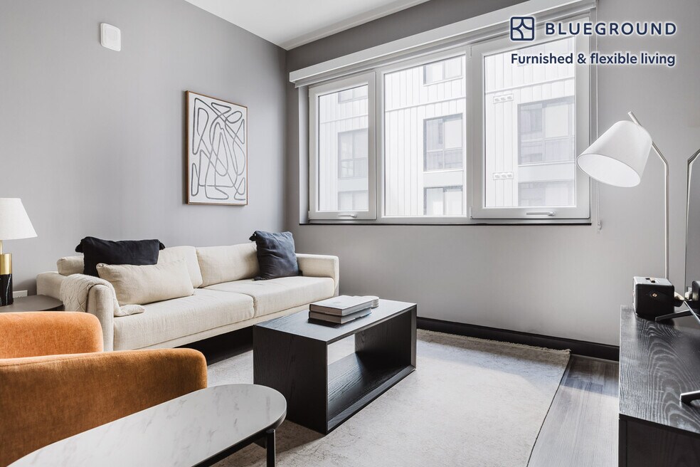 1313 L St NW unit FL3-ID939, Washington, DC 20005 - photo 1