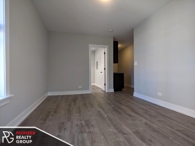 709 W Brompton Ave unit 707-33, Chicago, IL 60657 - photo 3