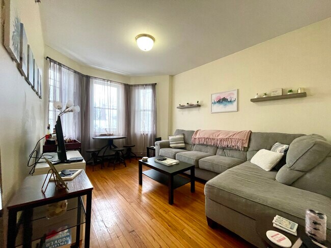 212 Chestnut Ave unit 5, Jamaica Plain, MA 02130 - photo 2