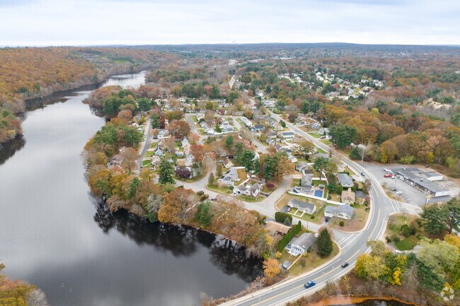 As one heads south on Pleasant View Avenue away from Smithfield they enter Greenville.