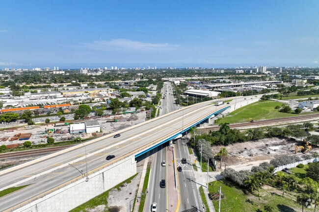 Roads connecting to I-95 expressway in the Northwest Pompano neighborhood.