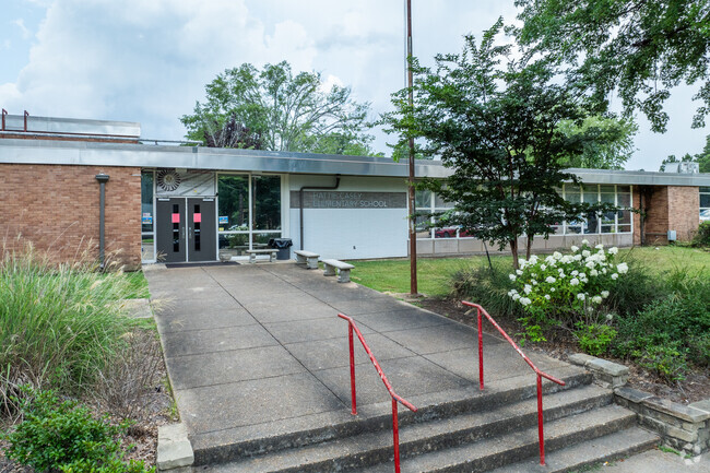 Casey Elementary School has a student to teacher ratio of 12 to 1.