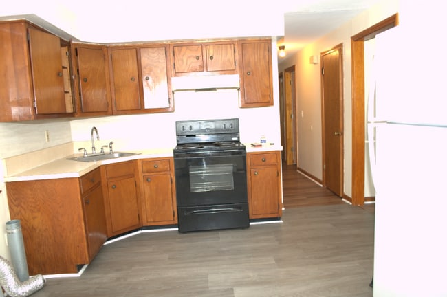 12 Maple Ave unit 2, Wallingford, CT 06492 - photo 3