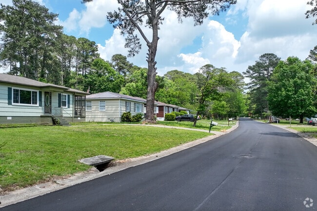 Wide streets offer plenty of parking in Roebuck.