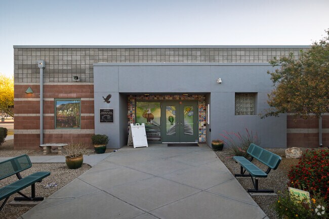 Estes Elementary School in Marana provides a positive environment for students.