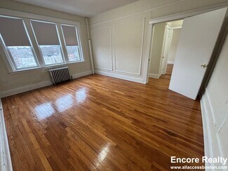1693 Commonwealth Ave Unit 18, Boston, MA 02135