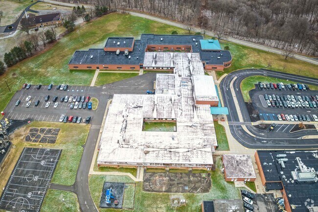 South Side Elementary School receives an overall B- grade from niche.com.