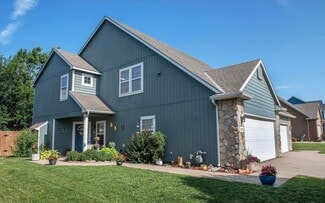 2335 Surrey Dr, Lawrence, KS 66046