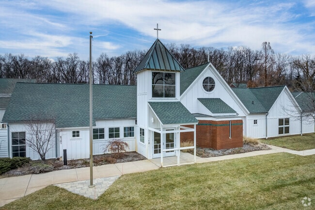 Spirtus Sanctus Academy, Front