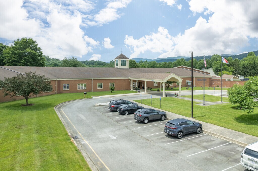 Pisgah Forest Elementary offers and education to Pre-K and Elementary grades in Penrose, NC.