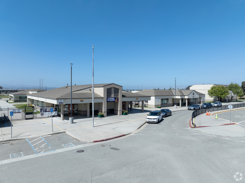 Boronda Meadows Elementary School inspires young minds in the heart of Boronda Meadows.