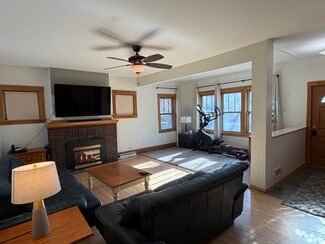18 Rustic Lodge W, Minneapolis, MN 55419