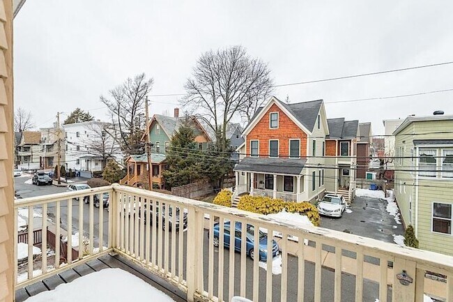 32 Hawthorne St unit 2, Somerville, MA 02144 - photo 7