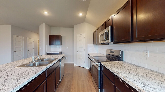 533 W Bluebird St, Gardner, KS 66030 - photo 3