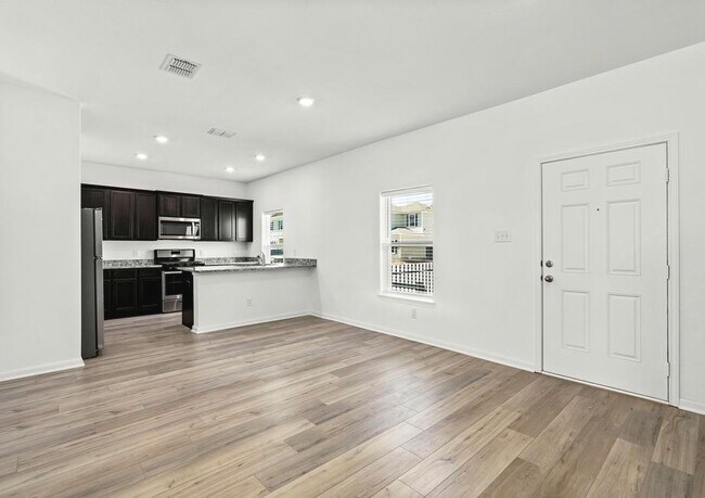 6007 Luckey Run unit 36480732, San Antonio, TX 78252 - photo 4