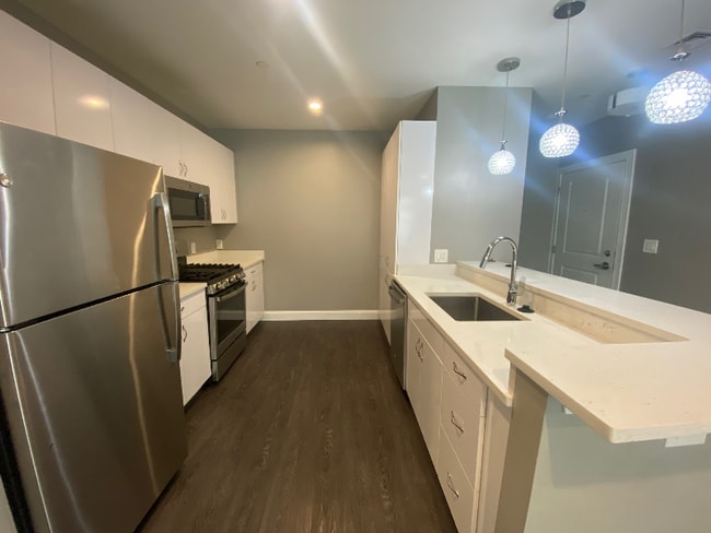 4945 Washington St unit 307, Boston, MA 02132 - photo 3