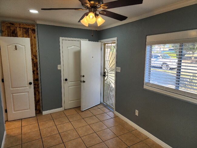 717 S Pine St unit 717, Escondido, CA 92025 - photo 4