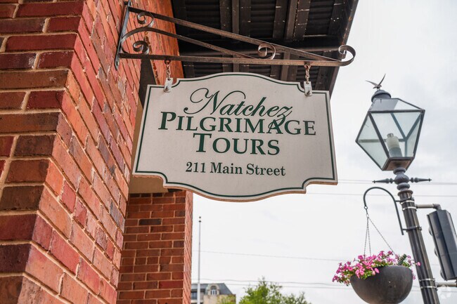 Natchez Pilgrimage Tours offer visitors a chance to step inside the city’s famous antebellum homes and experience its rich history firsthand.