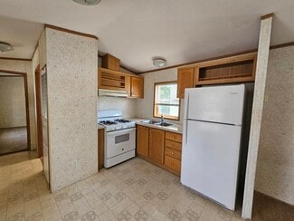 6 Pine Cir, Paris, NY 13456