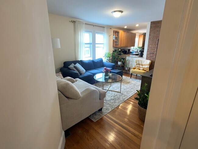 78 Ten Hills Rd unit 1, Somerville, MA 02145 - photo 4