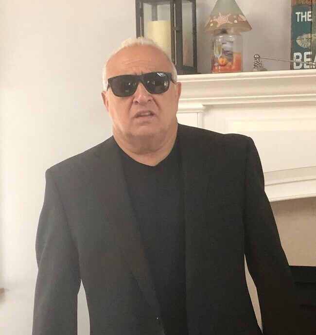 Agent Photo