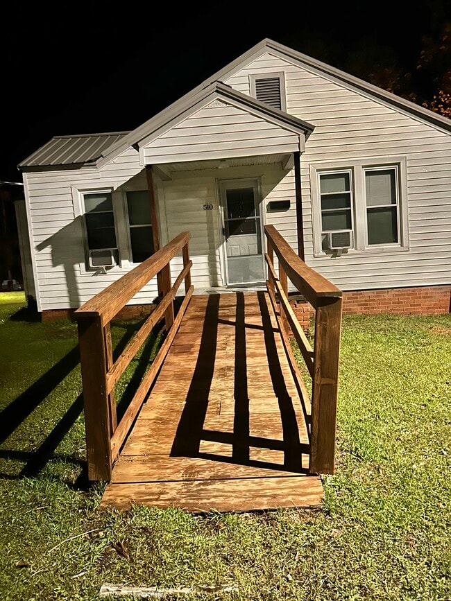 510 Spruce St, Wadesboro, NC 28170