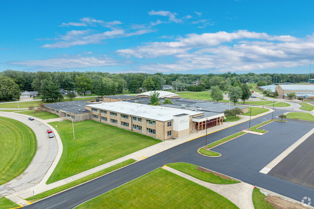 Logansport Junior High School has 607 students.