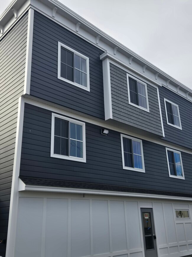 12 W 5th St unit 1, Lowell, MA 01850 - photo 2