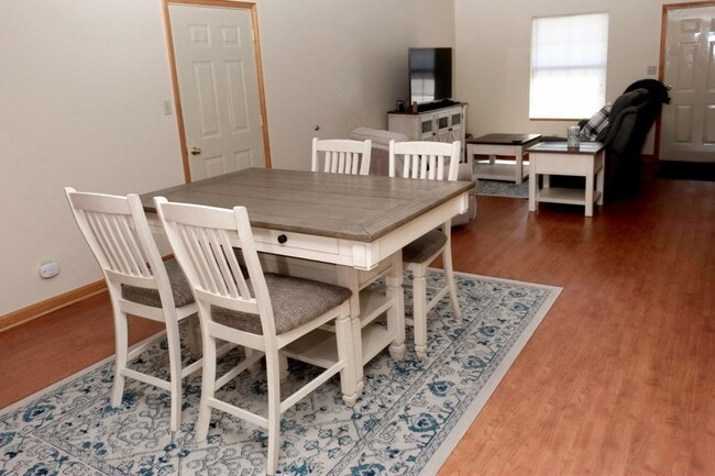 401 Fielding Ct, Mount Vernon, IN 47620 - photo 4