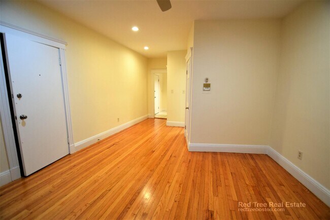 7 Sutherland Rd unit 31, Brighton, MA 02135 - photo 4