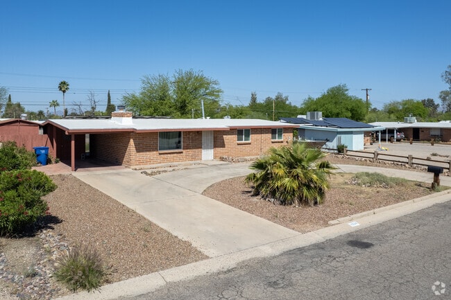 Some homes have circular driveways in Terra Del Sol.