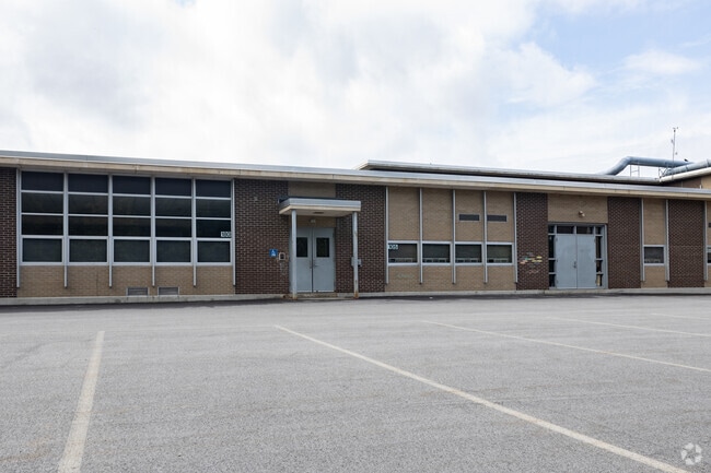 Hillside Middle School in Manchester has approximately 63 teachers.