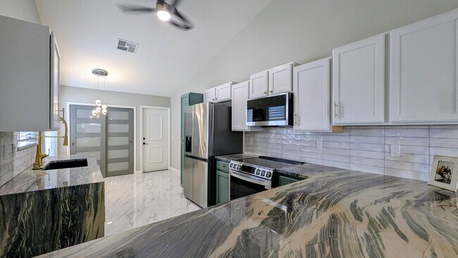 10867 W Chino Dr, Sun City, AZ 85373 - photo 5