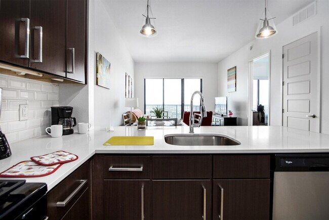 1905 Holcombe Blvd unit ID1359160P, Houston, TX 77030 - photo 3