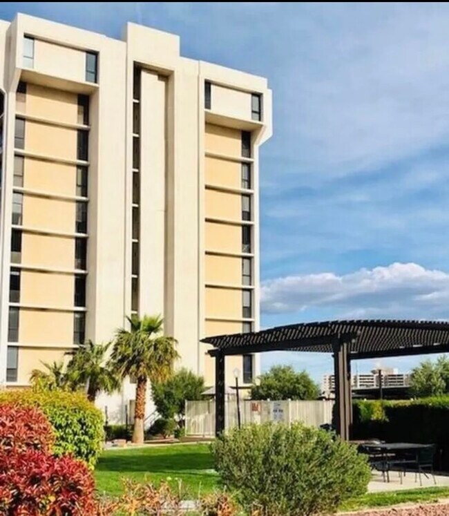 3930 University Center Dr unit 60, Las Vegas, NV 89119 - photo 2