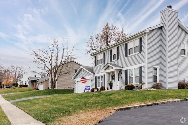 Colonial Revival and split-level are the main styles in High Hill Farms.