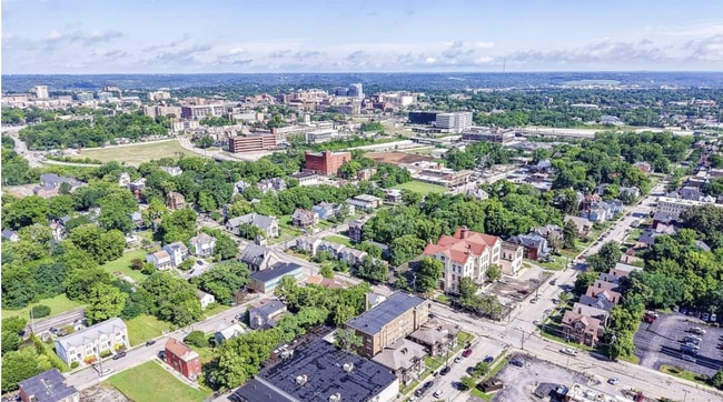 818 William Howard Taft Rd, Cincinnati, OH 45206 - photo 2