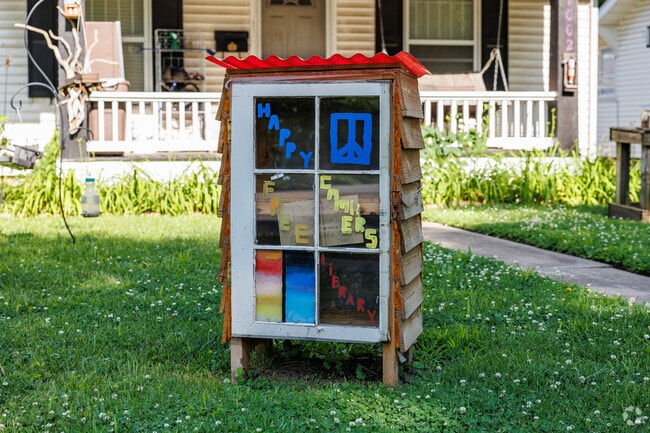 Oak Grove residents show their community spirit with free lending libraries.